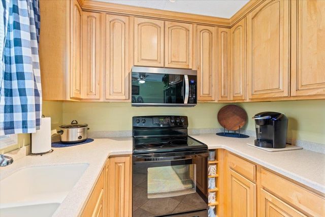 425 Dorset St Unit 10, South Burlington, VT 05403