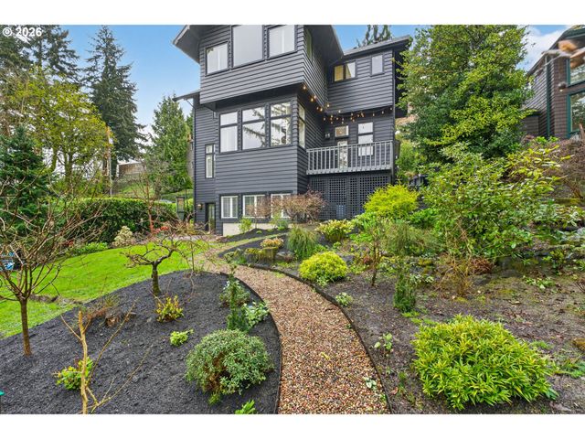 1941 Sw MONTGOMERY Pl, Portland, OR 97201