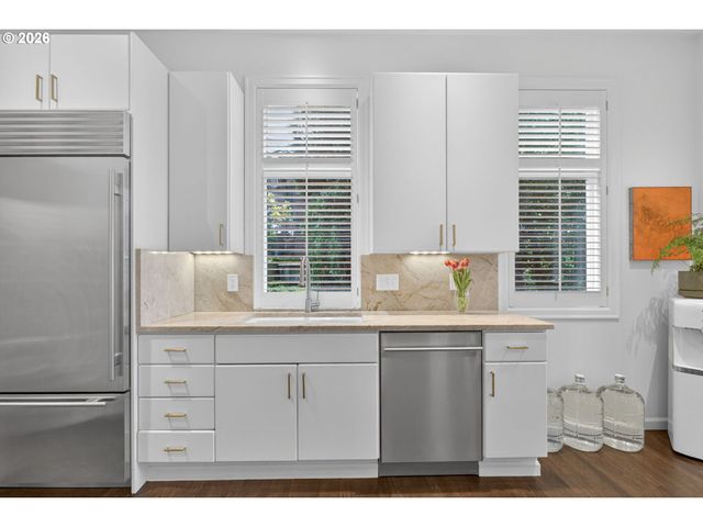 1941 Sw MONTGOMERY Pl, Portland, OR 97201