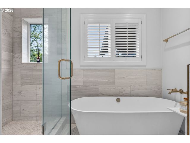 1941 Sw MONTGOMERY Pl, Portland, OR 97201