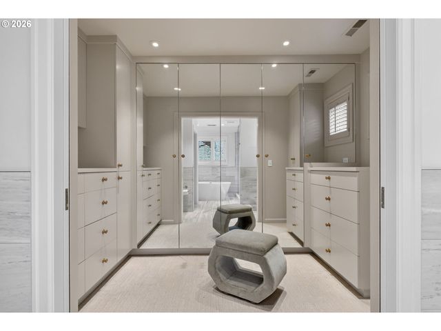 1941 Sw MONTGOMERY Pl, Portland, OR 97201