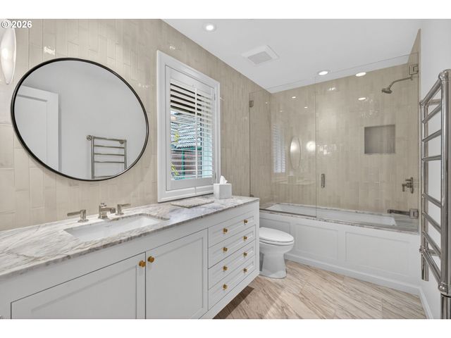 1941 Sw MONTGOMERY Pl, Portland, OR 97201