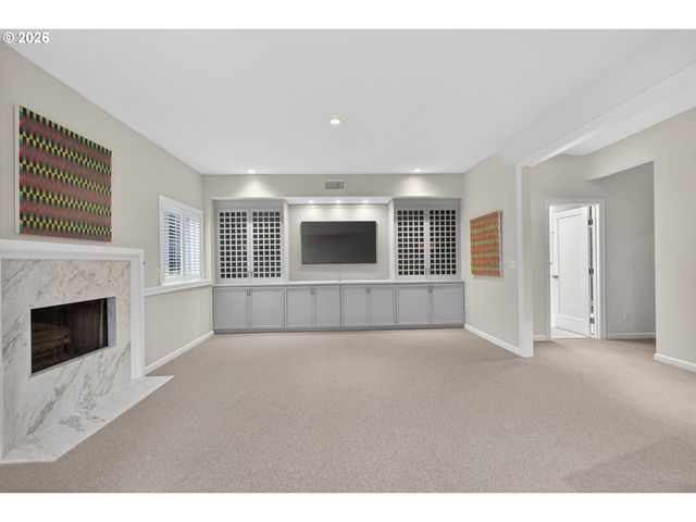 1941 Sw MONTGOMERY Pl, Portland, OR 97201