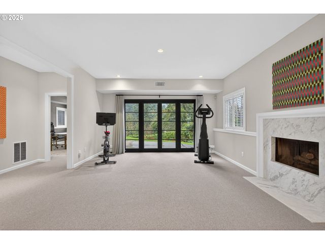 1941 Sw MONTGOMERY Pl, Portland, OR 97201