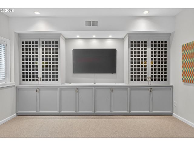 1941 Sw MONTGOMERY Pl, Portland, OR 97201