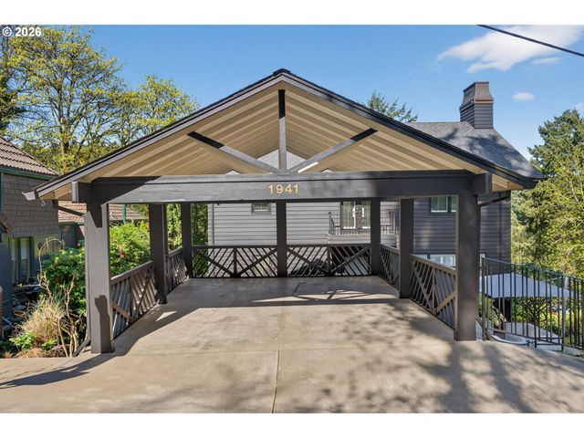 1941 Sw MONTGOMERY Pl, Portland, OR 97201