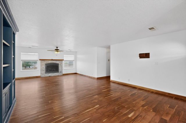 4430 Pumice Drive NE, Rio Rancho, NM 87124
