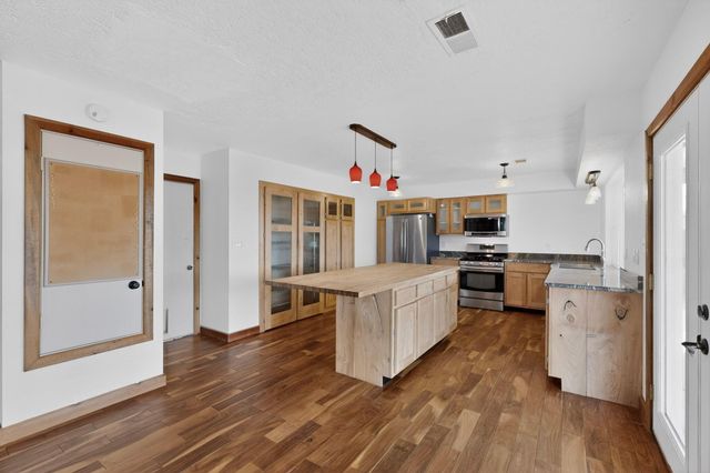 4430 Pumice Drive NE, Rio Rancho, NM 87124
