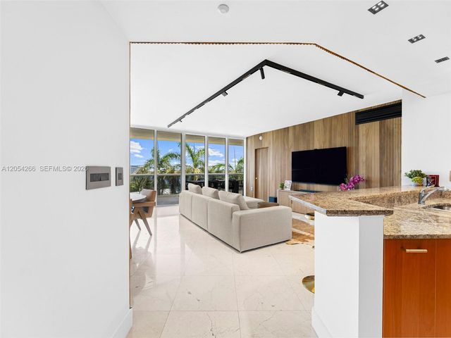 400 Alton Rd 808, Miami Beach, FL 33139