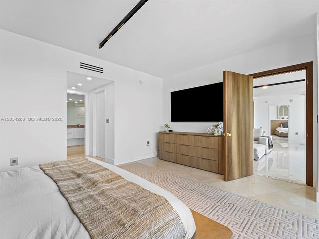 400 Alton Rd 808, Miami Beach, FL 33139