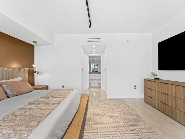 400 Alton Rd 808, Miami Beach, FL 33139