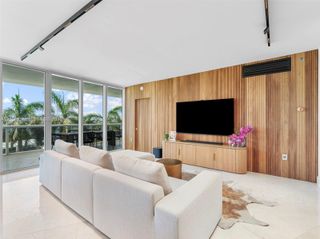 400 Alton Rd 808, Miami Beach, FL 33139