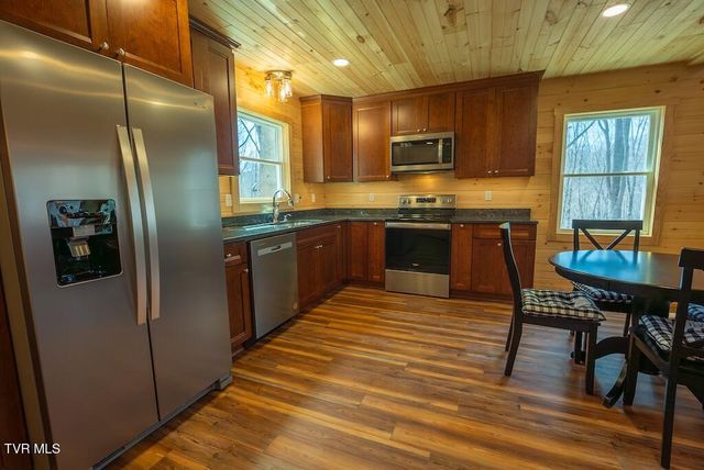 1131 Cherry Springs Lane, Trade, TN 37691