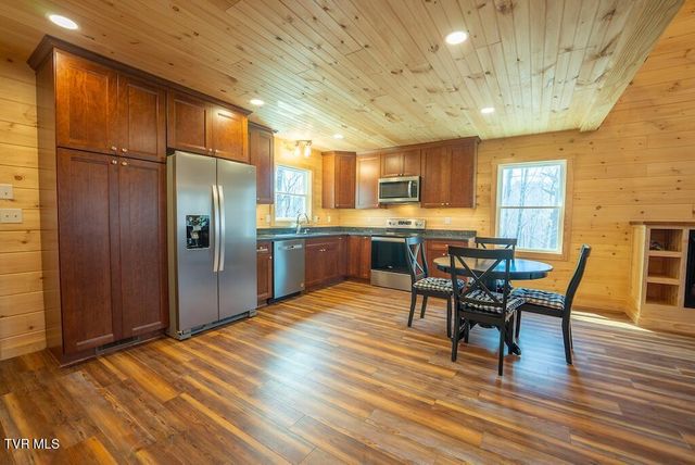 1131 Cherry Springs Lane, Trade, TN 37691