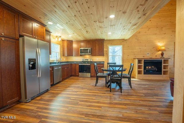 1131 Cherry Springs Lane, Trade, TN 37691