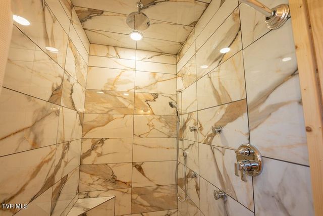 1131 Cherry Springs Lane, Trade, TN 37691