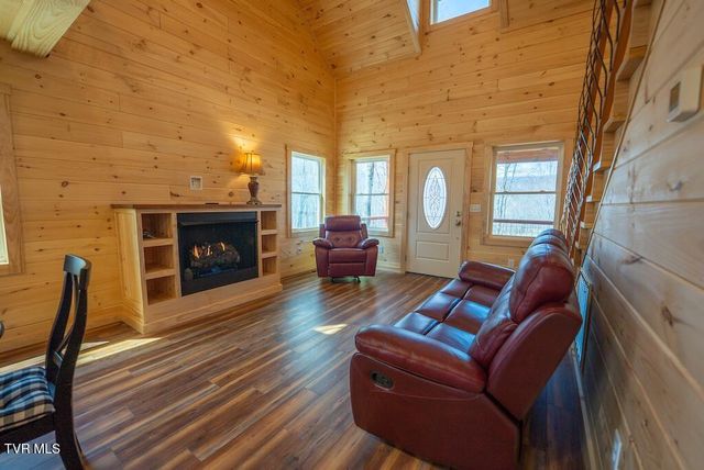 1131 Cherry Springs Lane, Trade, TN 37691