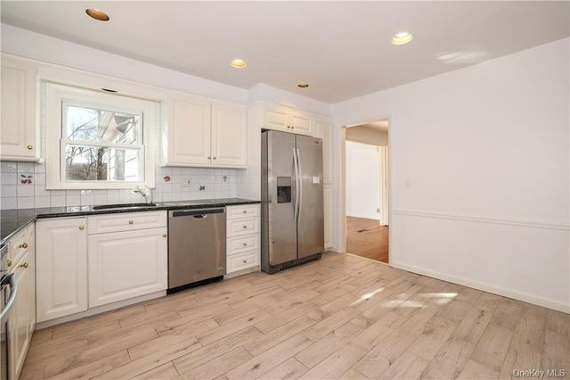 65 Lincoln Road, Scarsdale, NY 10583