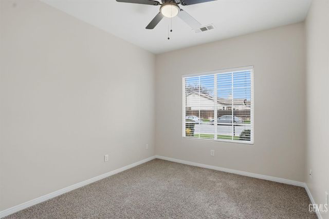 6017 Lakewood Shores Drive, Bakersfield, CA 93312