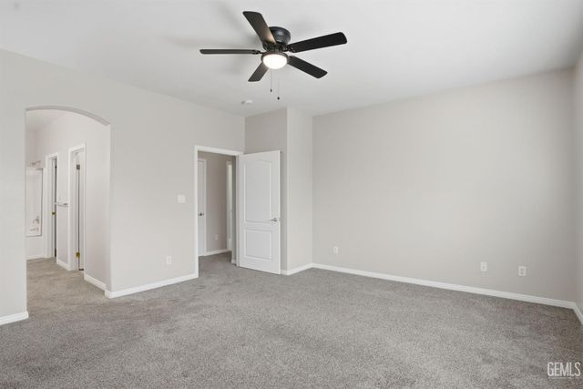 6017 Lakewood Shores Drive, Bakersfield, CA 93312