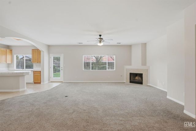 6017 Lakewood Shores Drive, Bakersfield, CA 93312