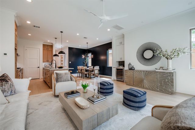 1312 Castle Court B, Houston, TX 77006