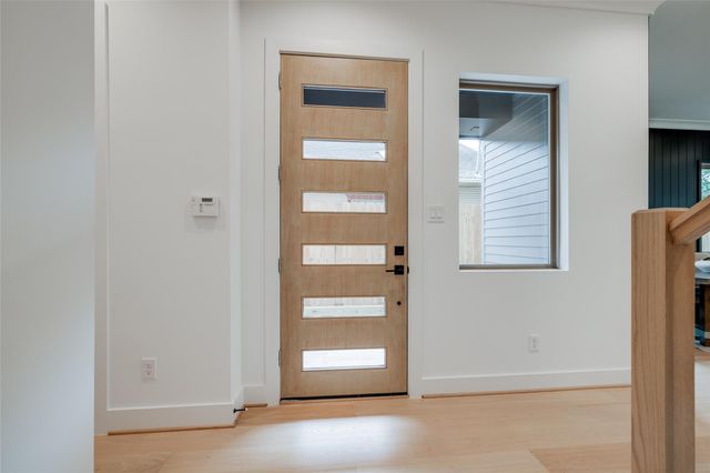 1312 Castle Court B, Houston, TX 77006