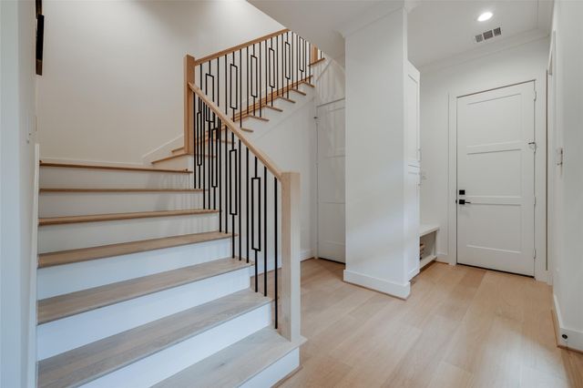 1312 Castle Court B, Houston, TX 77006