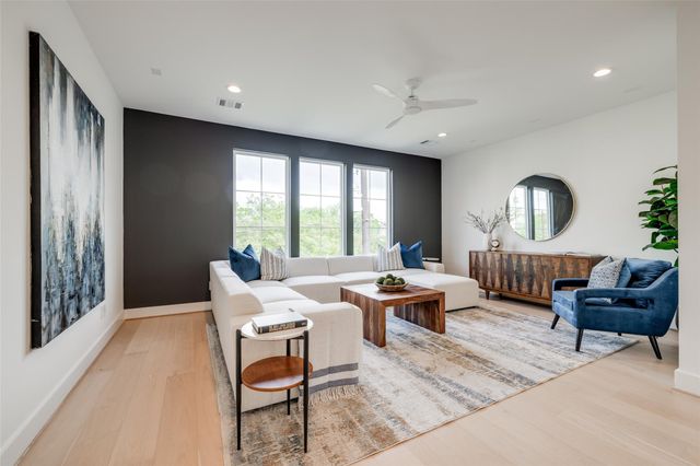 1312 Castle Court B, Houston, TX 77006