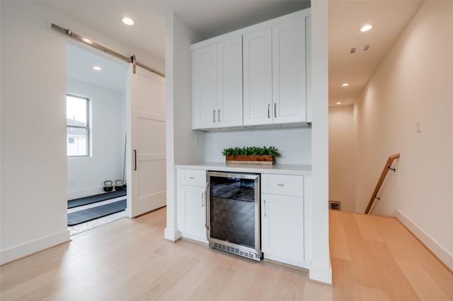 1312 Castle Court B, Houston, TX 77006