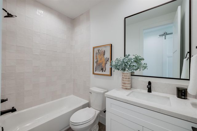 1312 Castle Court B, Houston, TX 77006