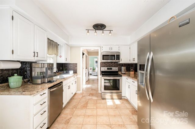 302 Nottingham Way, Wadesboro, NC 28170