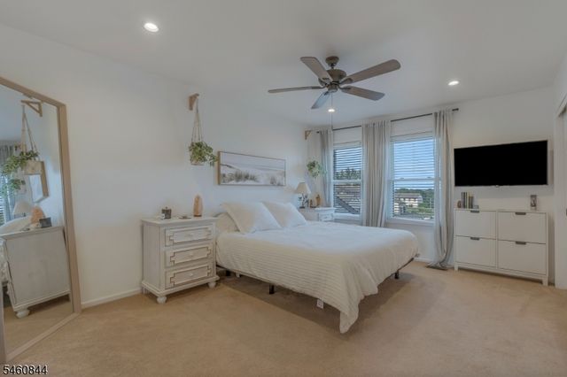 416 Willow Ct, Raritan Twp., NJ 08822