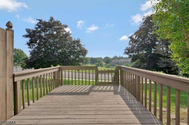 416 Willow Ct, Raritan Twp., NJ 08822