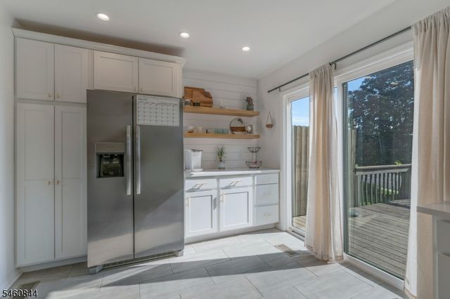 416 Willow Ct, Raritan Twp., NJ 08822