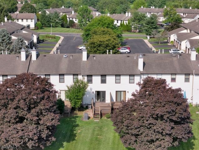 416 Willow Ct, Raritan Twp., NJ 08822