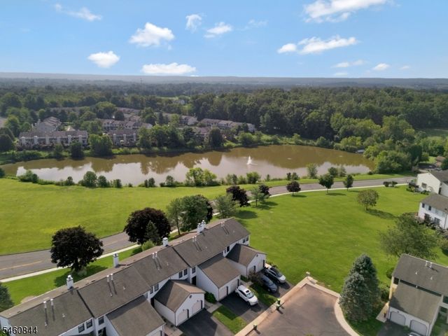 416 Willow Ct, Raritan Twp., NJ 08822