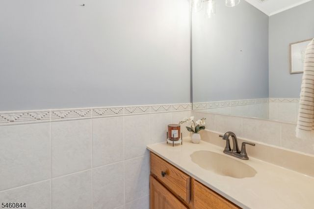 416 Willow Ct, Raritan Twp., NJ 08822
