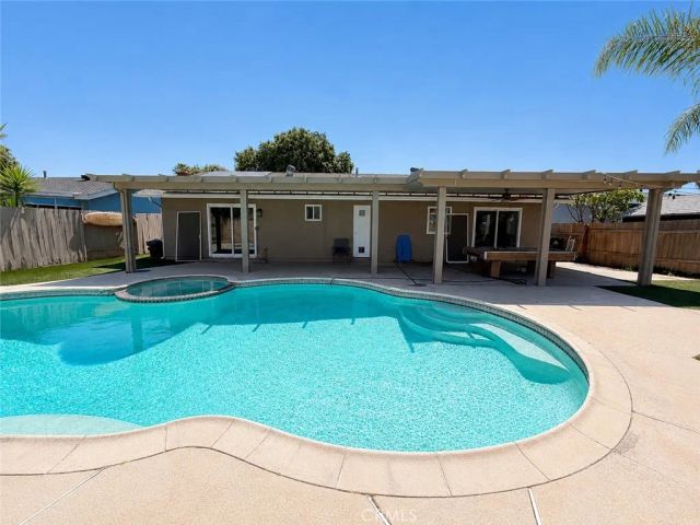 2652 S Arcadian Shores, Ontario, CA 91761