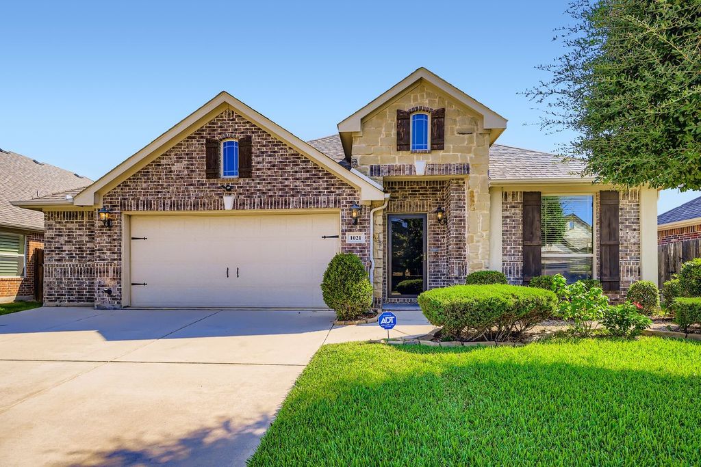 1021 Longhorn Drive, Aubrey, TX 76227