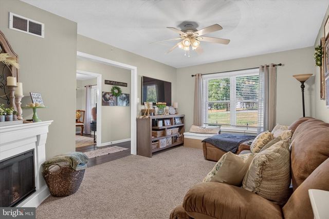 325 SHOOP LN, Halifax, PA 17032