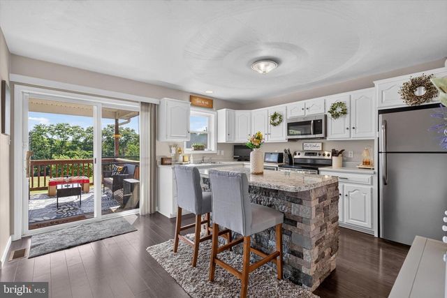 325 SHOOP LN, Halifax, PA 17032