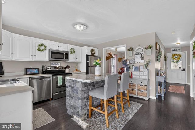 325 SHOOP LN, Halifax, PA 17032