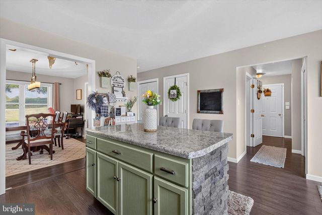 325 SHOOP LN, Halifax, PA 17032
