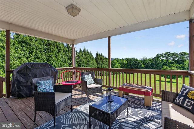 325 SHOOP LN, Halifax, PA 17032
