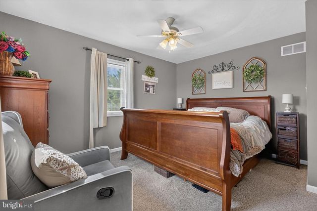325 SHOOP LN, Halifax, PA 17032