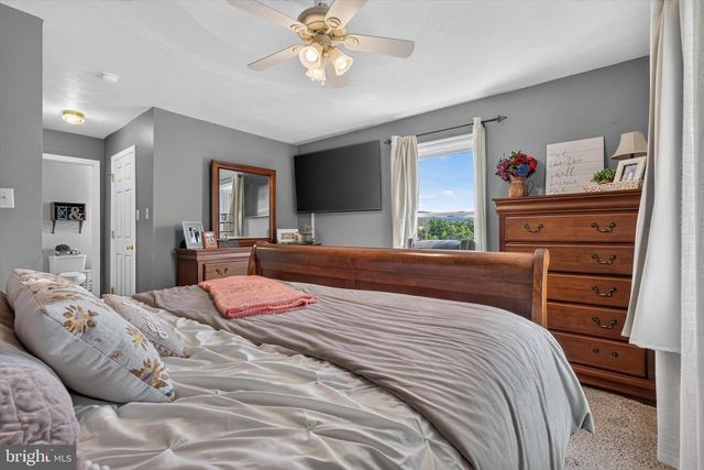 325 SHOOP LN, Halifax, PA 17032