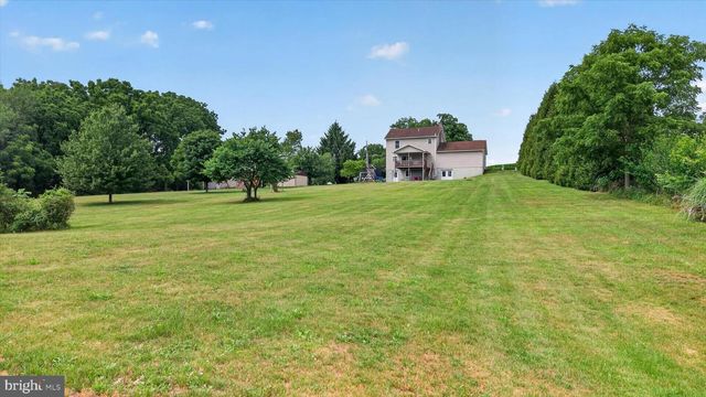 325 SHOOP LN, Halifax, PA 17032