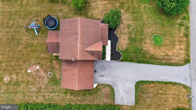 325 SHOOP LN, Halifax, PA 17032