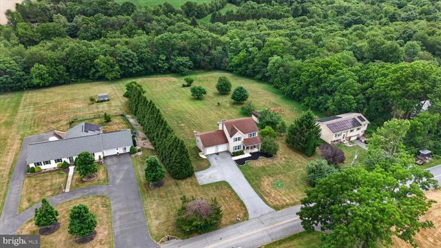 325 SHOOP LN, Halifax, PA 17032